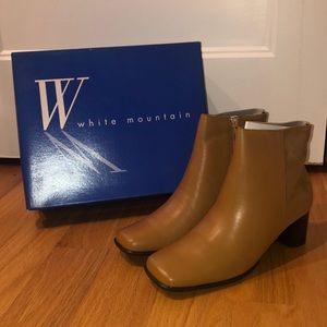 White Mountain Hope Ankle Boots